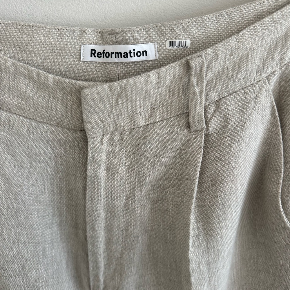 Reformation Wide-Leg Trousers in Light Beige - Picture 5 of 9